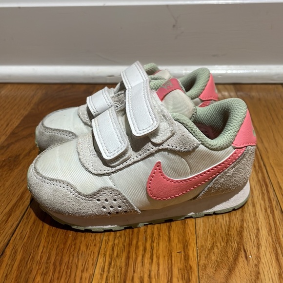Nike Baby Girl Sneakers 6C - Picture 3 of 7